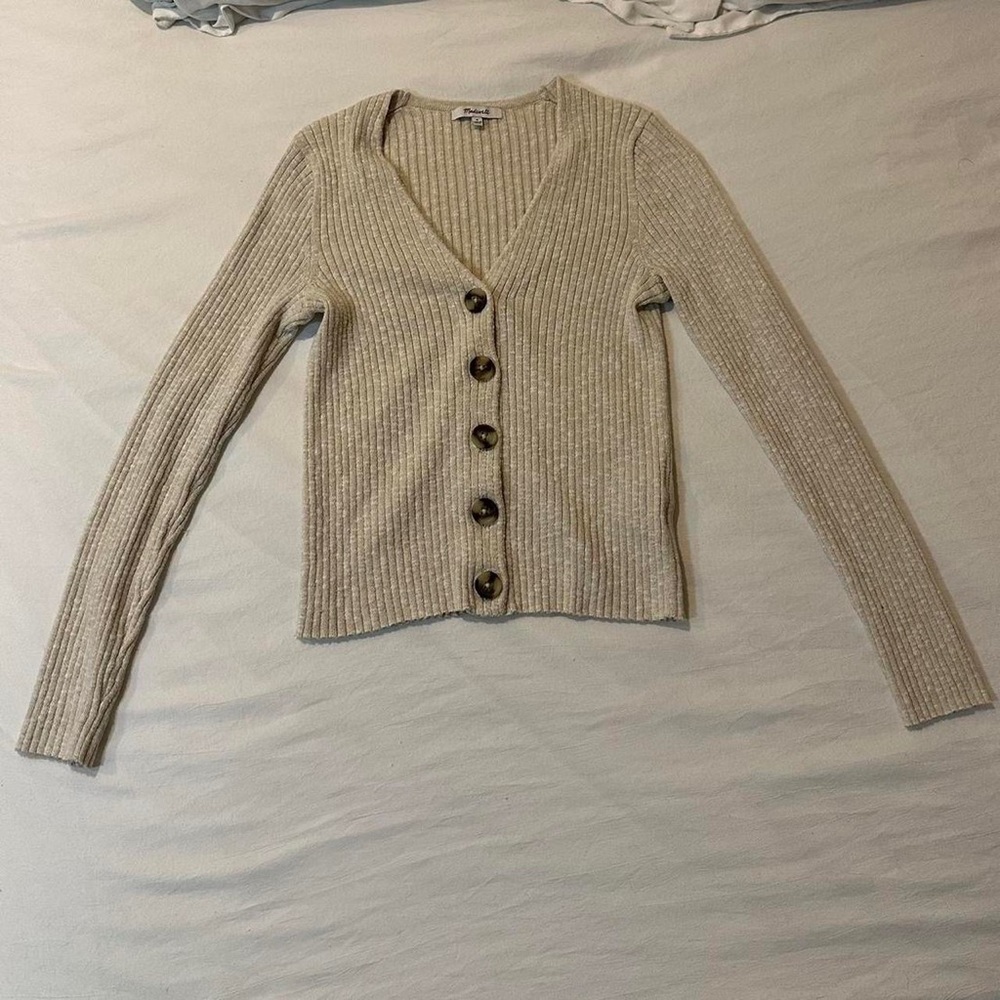 Beige v neck button cardigan 
Madewell size Med
Lightweight stretchy knit